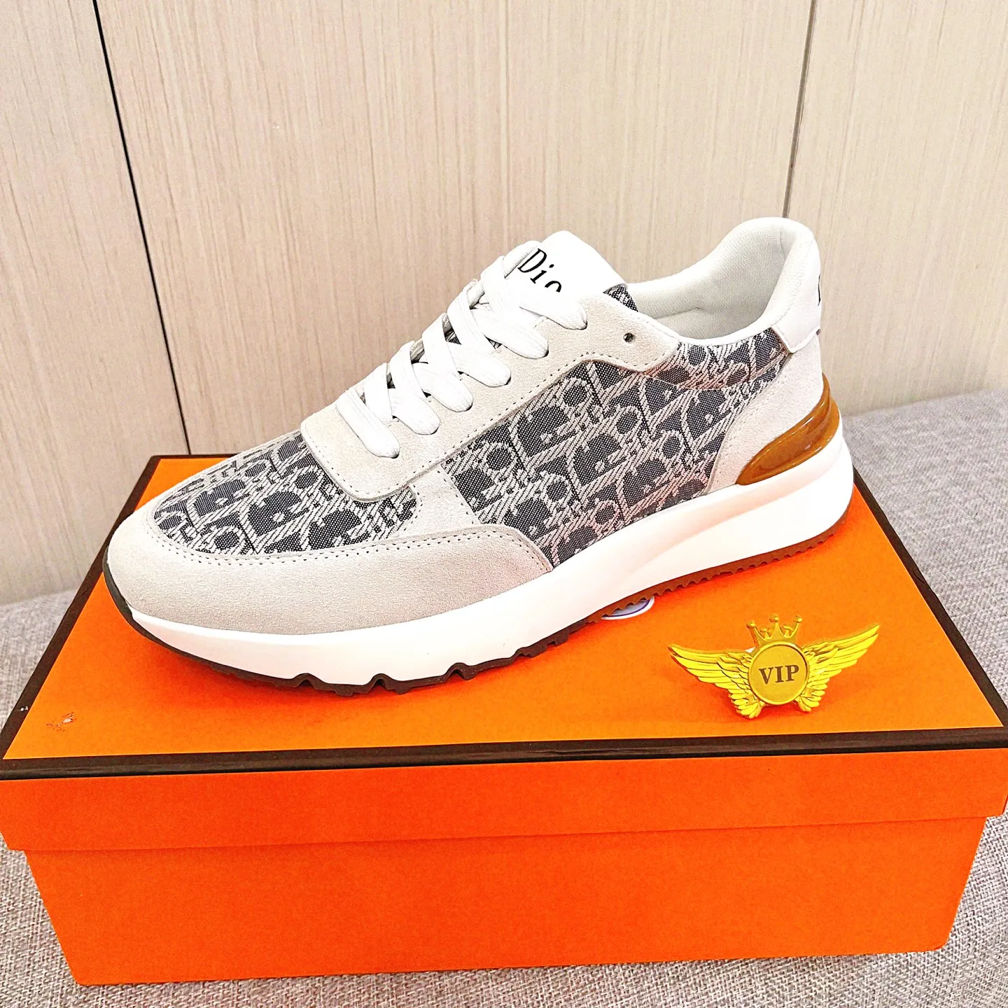 Men's men's shoes💰 460 men's shoes💰[Dior]🔥Men's high-end brand of shoes official website 1:1 latest masterpiece: the upper is made of Italian imported first-layer cowhide with a comfortable and breathable lining➕original non-slip and wear-resistant outsole🔥, making walking more convenient and comfortable! An exclusive new model, a stunning work, a beautiful 1:1 replica [color] compared to the official quality! Create a fashionable personality to set off your uniqueness! A must-have for trendy men! Classic🔥Size: 38-44 Color: 🔥Multiple colors available🔥.